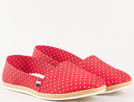 Еспадрили: Обувките, които са необходимост за това лято